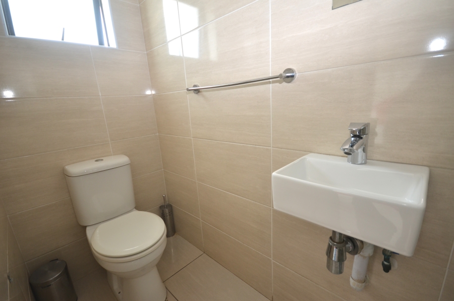 Commercial Property for Sale in Amalinda Eastern Cape